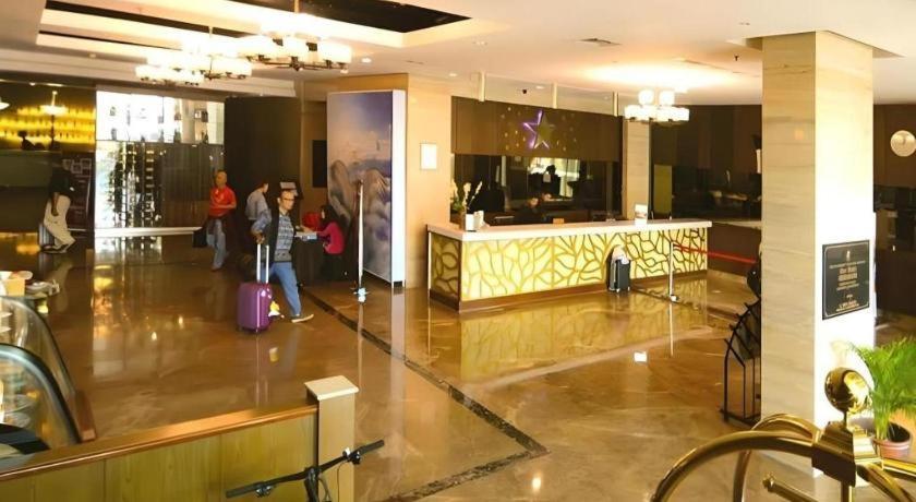 Horison Ultima Semarang Hotell Eksteriør bilde